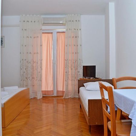 Apartmani Mačak II Novalja Bagian luar foto