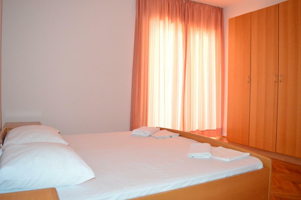 Apartmani Mačak II Novalja Bagian luar foto