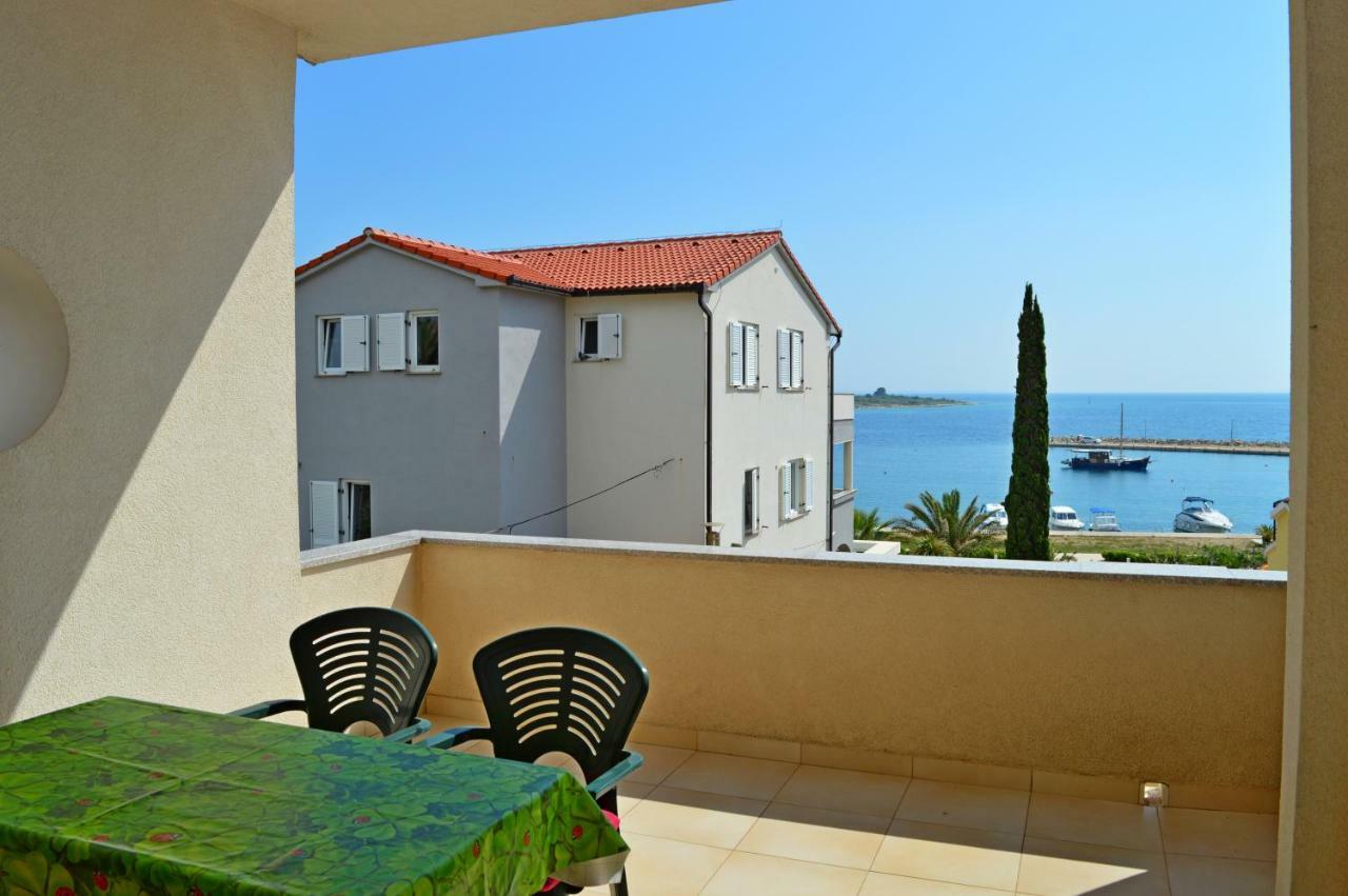 Apartmani Mačak II Novalja Bagian luar foto