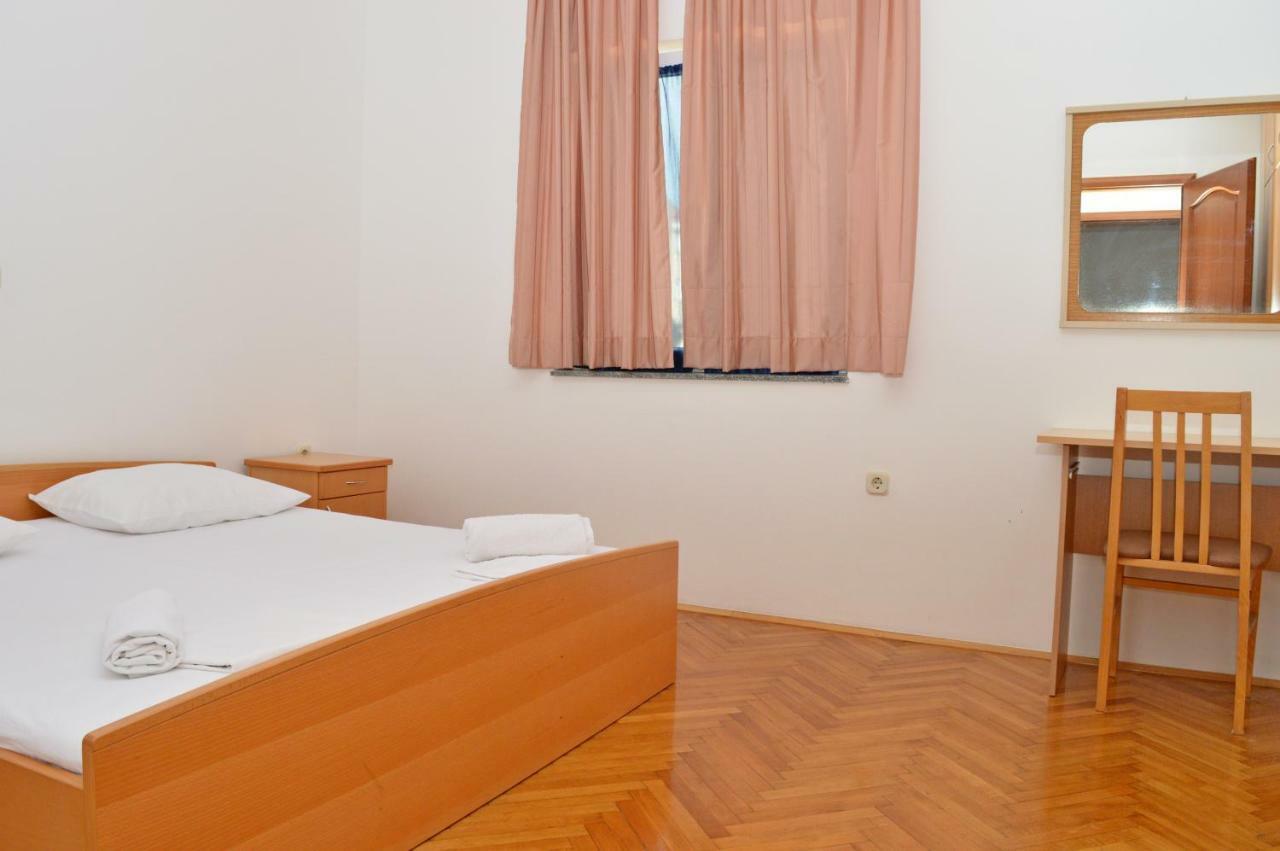 Apartmani Mačak II Novalja Bagian luar foto