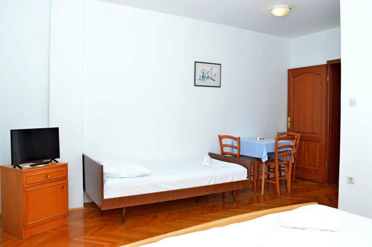 Apartmani Mačak II Novalja Bagian luar foto